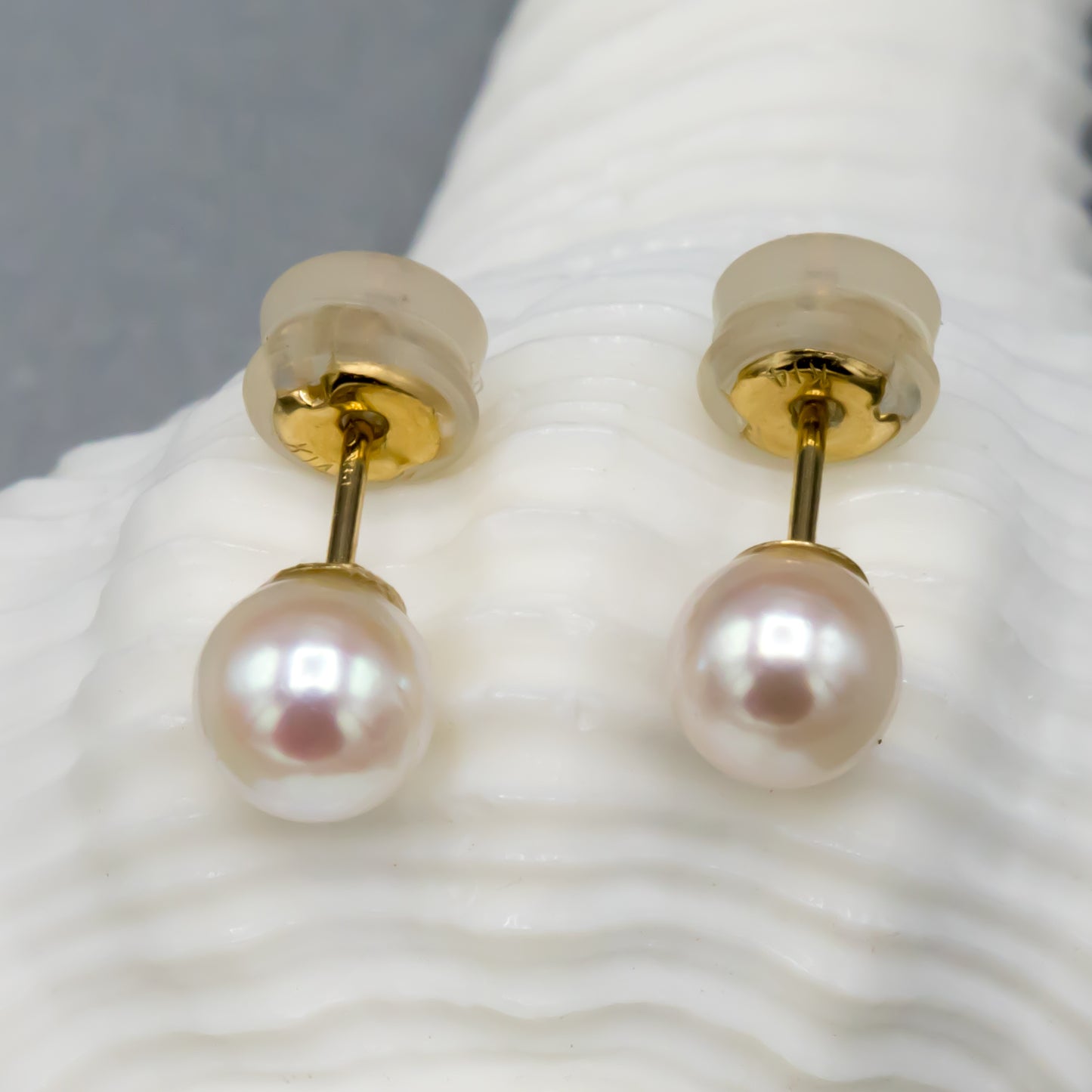 Akoya pearl earrings 14K yellow gold, elegant everyday luxury