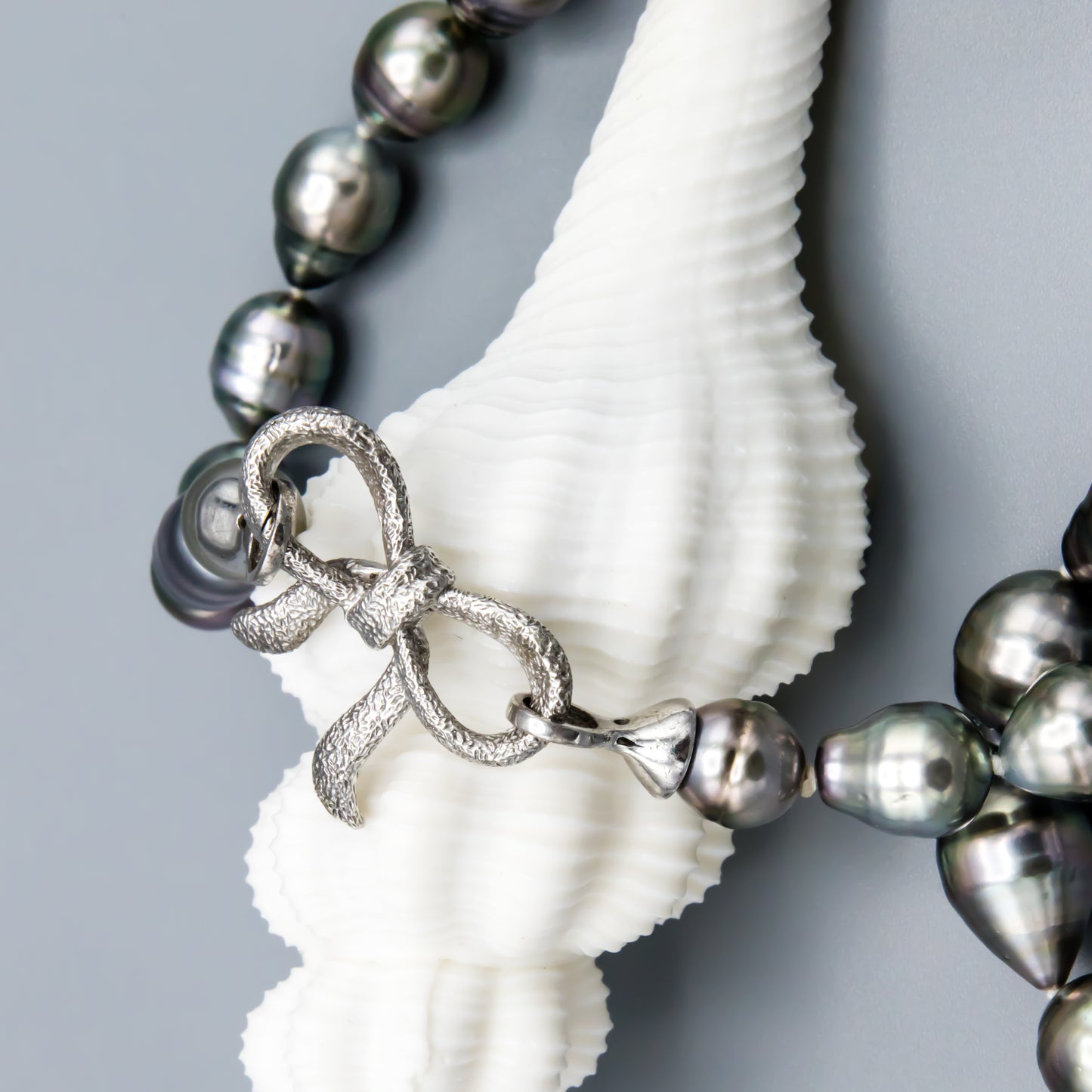 N18in8-12mmBrqTahTrdBowTieSS