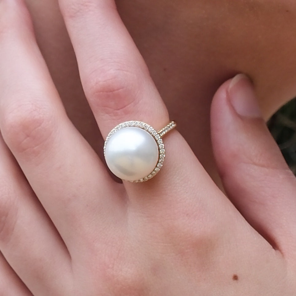 Luxury South Sea pearl diamond ring - presentation view