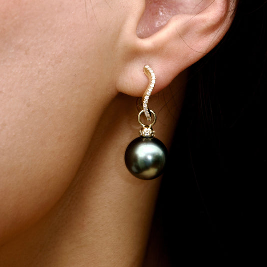 Tahitian Pearl Diamond Hoop Earring Set in 14K Yellow Gold – Model Wearing