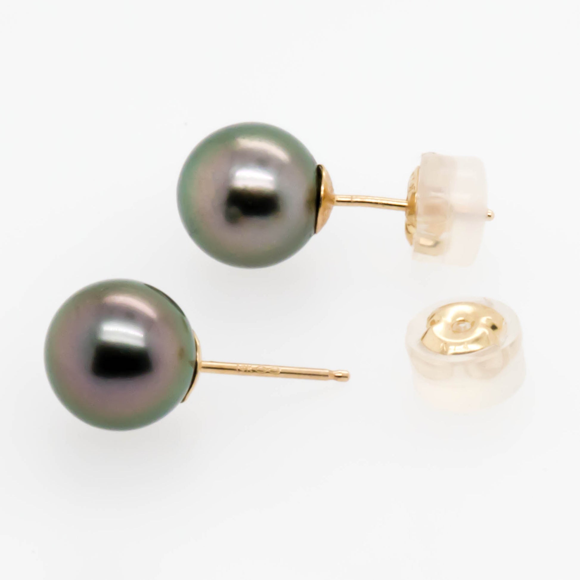 8mm black Tahitian pearls set in yellow gold stud earrings
