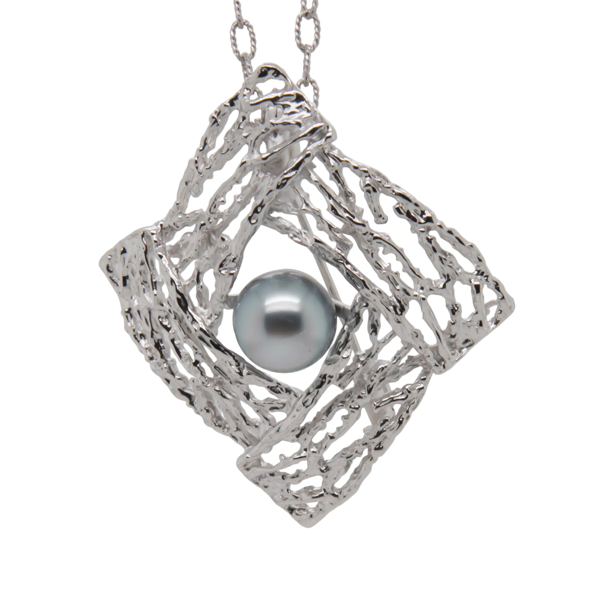 10.6mm Tahitian Pearl Brooch in sterling silver – angle view 